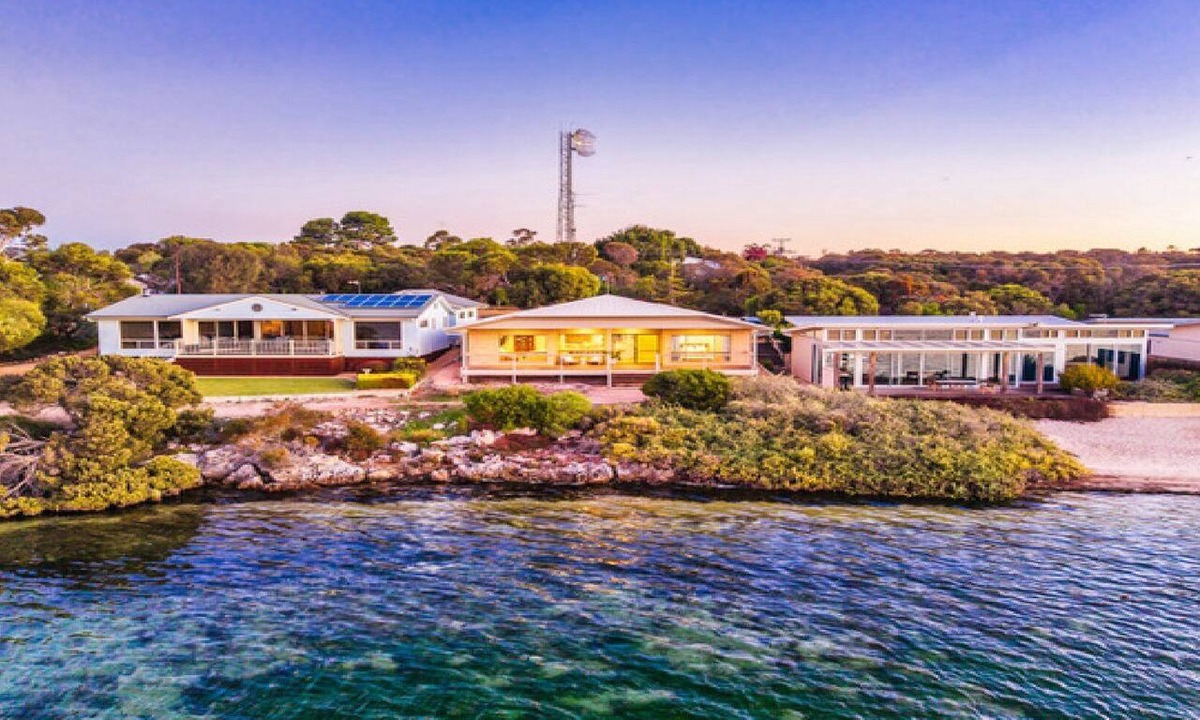 Eyre Peninsula House | Absolute waterfront at Egrets Landing