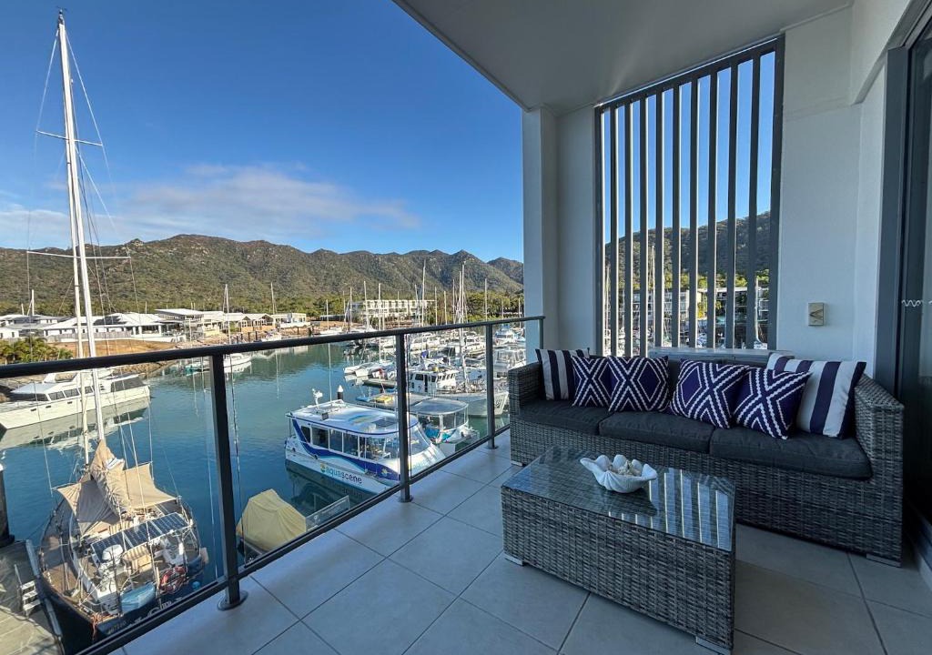 Nelly Bay Apartment | Absolute Waterfront Magnetic Island
