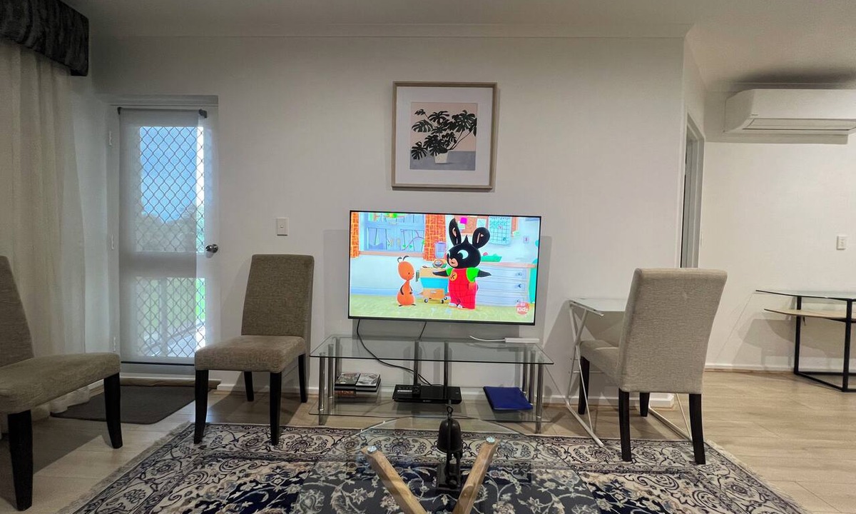 Adelaide Central Business District Apartment | ADELAIDE CBD APARTMENT - 3BR, 2BATH & CARPARK