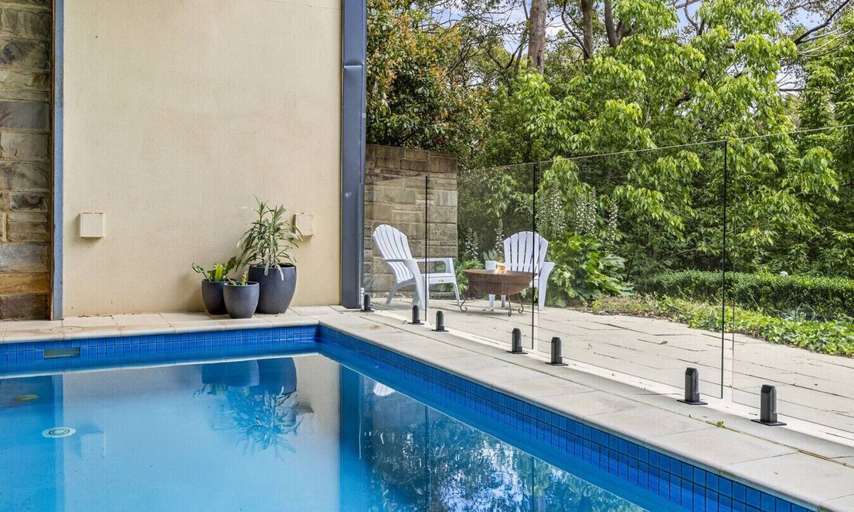 Crafers West House | Adelaide Hills Retreat, with pool, stunning gardens and a peaceful escape