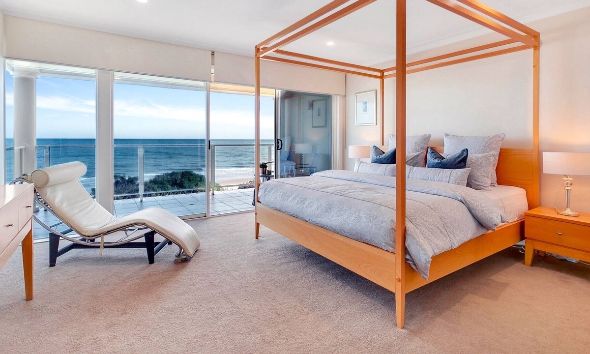 Henley Beach Villa | Adelaide Luxury Beach House, Multi-Award, Sea Views & Sunsets