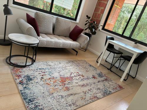 Bright House | Adorable 1 bedroom private apartment