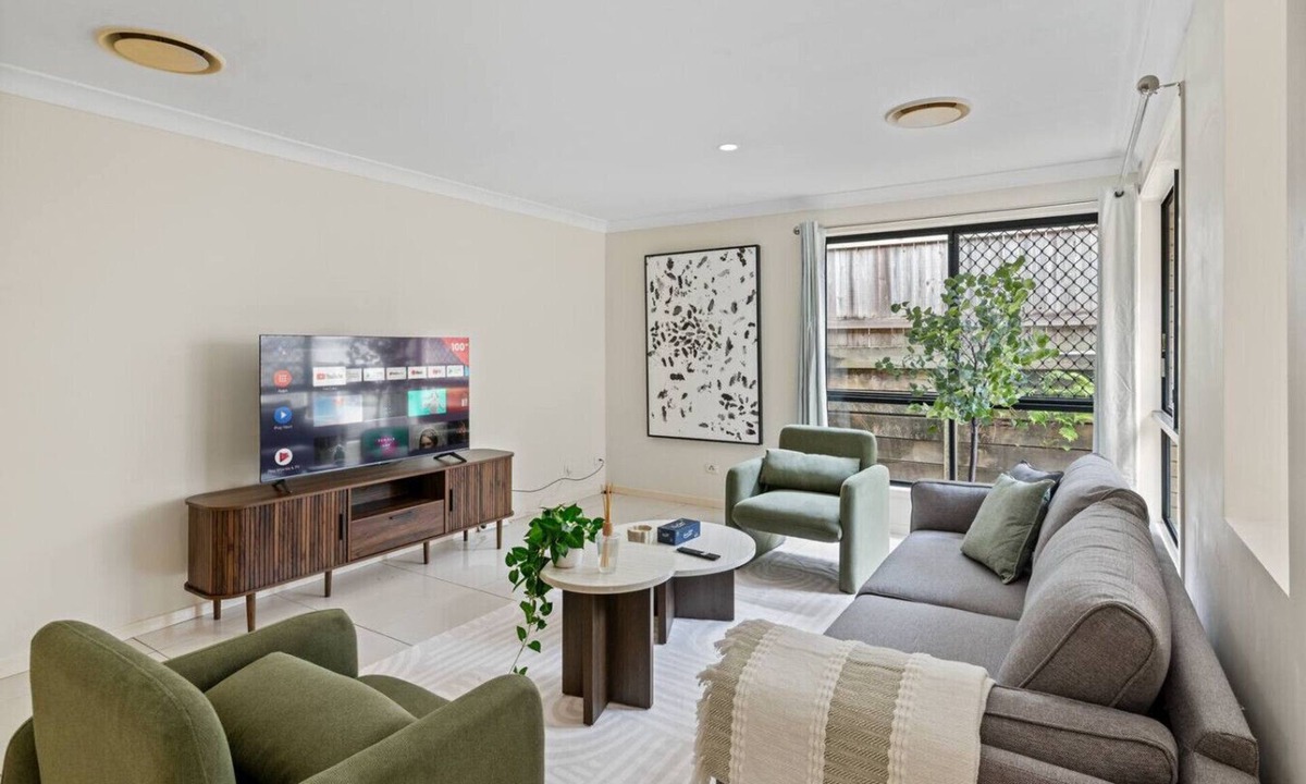 Acacia Ridge House | Affordable Central A/C 4-Bed 2-Bath Family Home