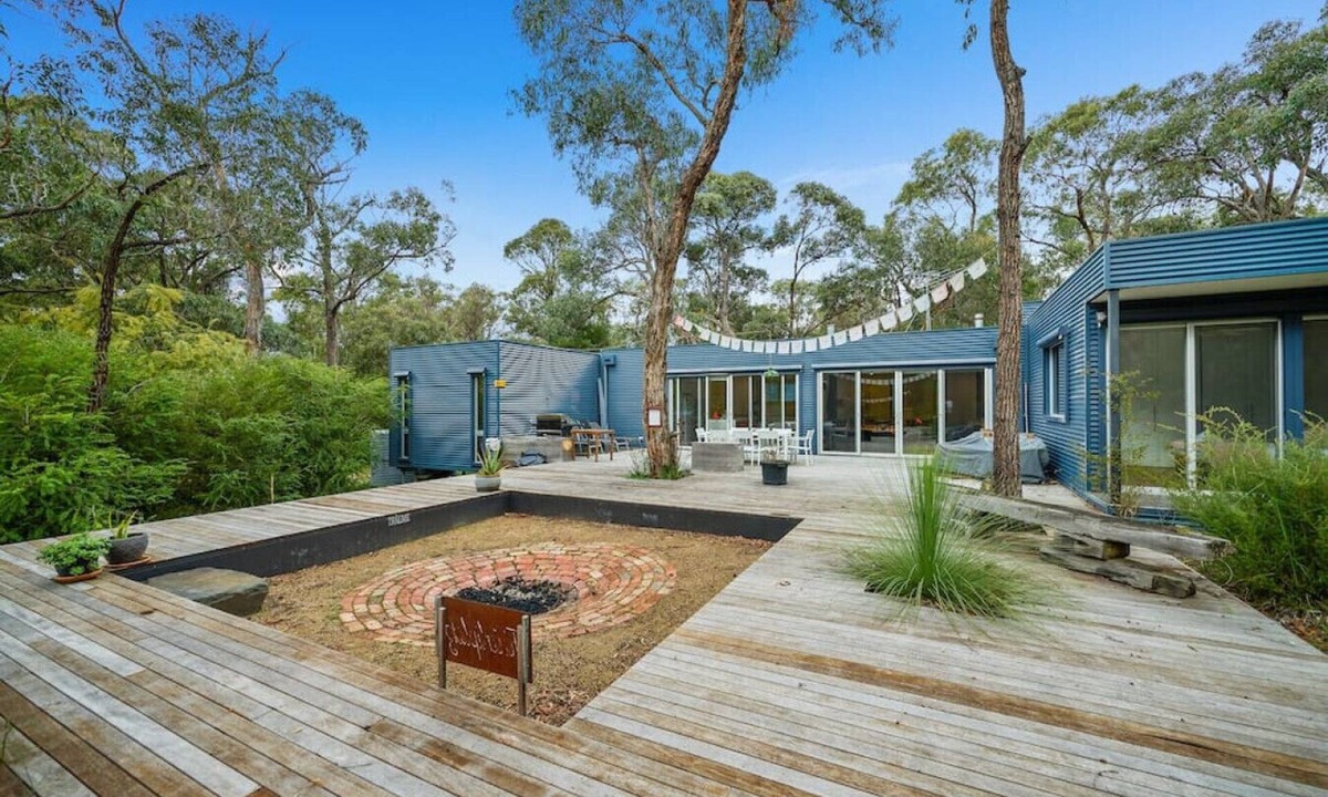 Aireys Inlet House | Aireys Bush Retreat - Spacious home with huge deck
