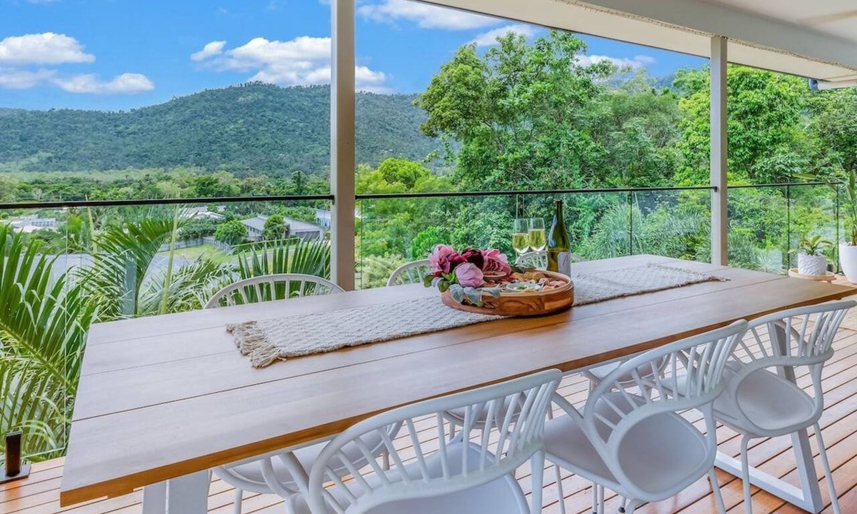 Jubilee Pocket House | Airlie Abode