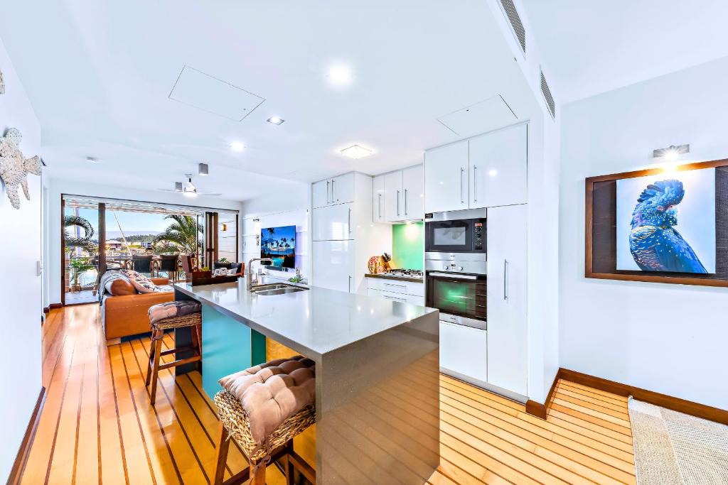 Airlie Beach Apartment | Airlie Marina Views Escape