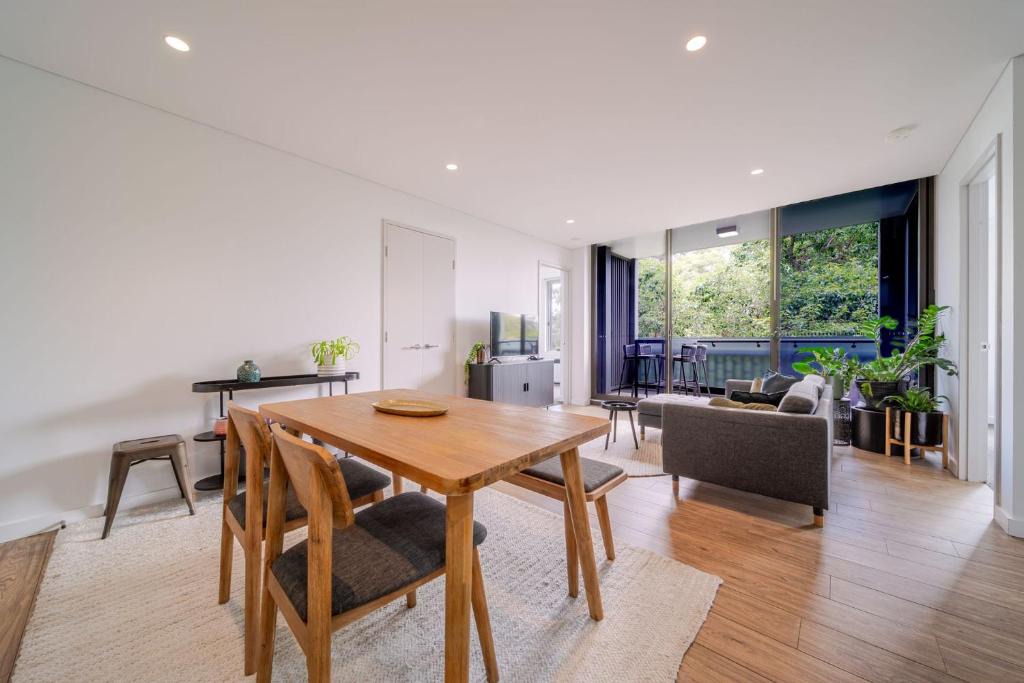 Waterloo Apartment | Airy Waterloo Apartment with Pool & Gym Access