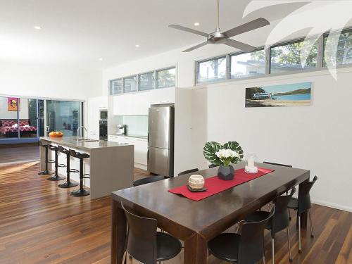 Smiths Lake House | Akama