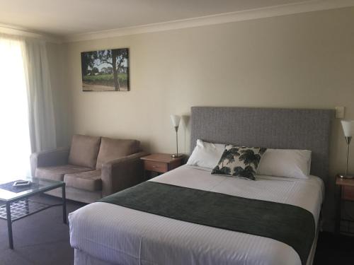 Penola Hotel | Alexander Cameron Suites