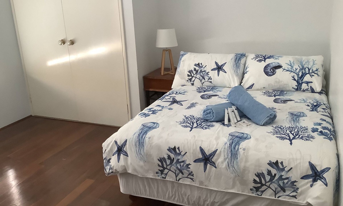 Leeman House | AliMac's Beach Shack Leeman Just 200mts from the beach & boat ramp