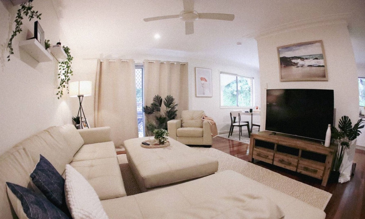 Currumbin House | Alinas Currumbin Beach House-2 minutes to the beach