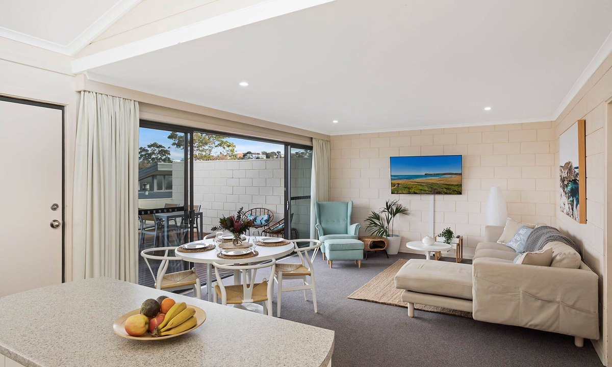 Merimbula Apartment | All decked out at Penguin Mews Unit 9 - 3+ nights