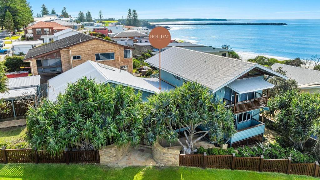 Yamba House | Allawah Cottage - Historic Beachside Retreat - Holiday Yamba