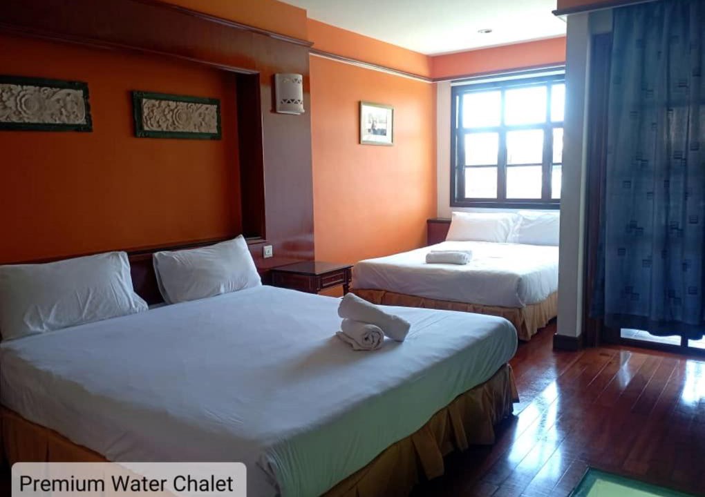 Taman Tanjung Ski Chalet | Alpine LXPD Premium Water Chalet