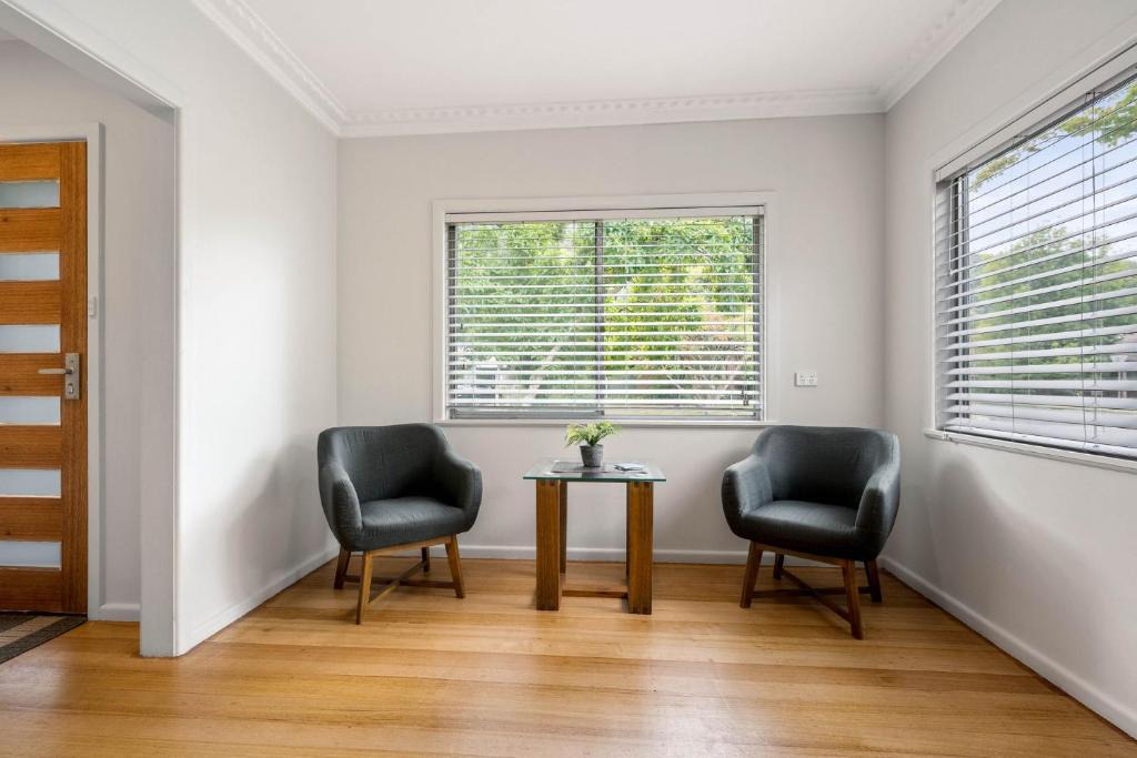 Bright House | Alpine View Cottage