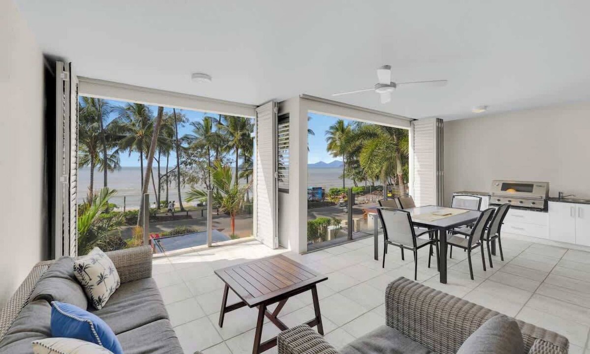 Palm Cove Apartment | Amarillo at Island Views—Breezy Waterfront Bliss