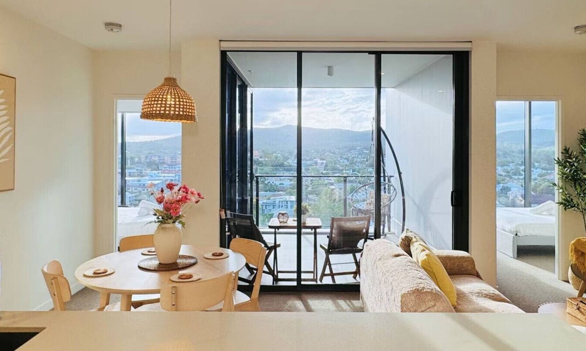 Toowong Apartment | Amazing Views - 2BD 2BA Homey Toowong Abode + Pool