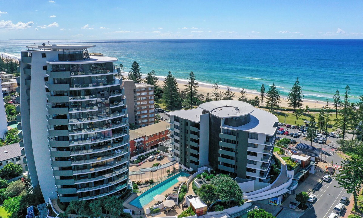 Burleigh Heads Apartment | Ambience on Burleigh Beach