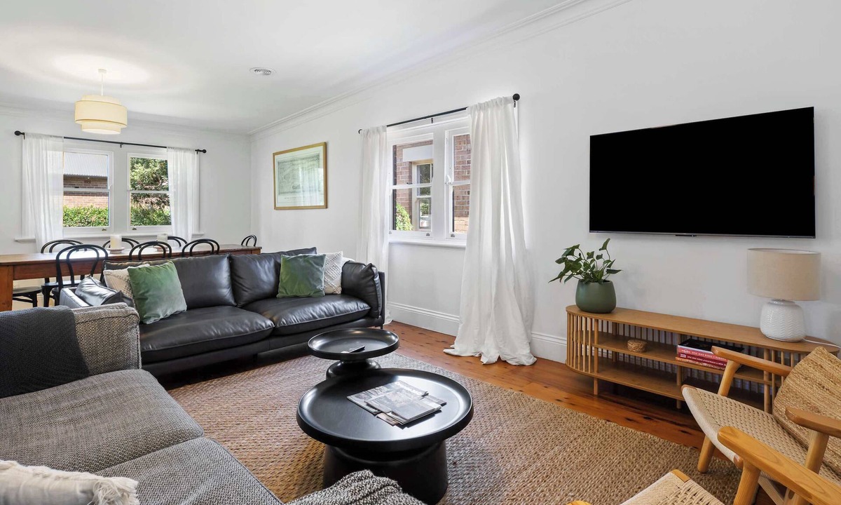 Orange House | Ambrose On Byng | Central Location