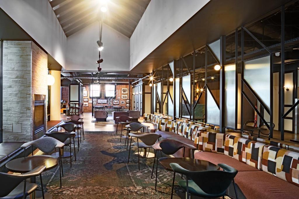 Richmond Hotel | Amora Herencia Riverwalk Melbourne