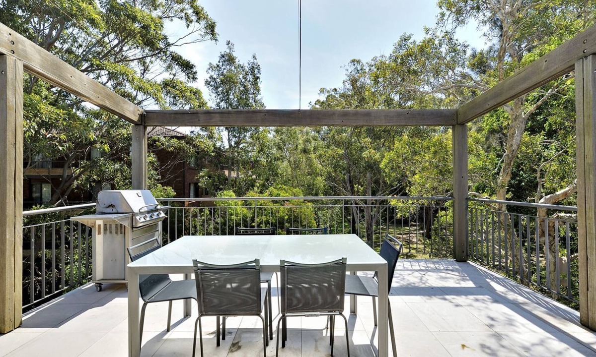 Nelson Bay Apartment | An executive style apartment just steps to the beach