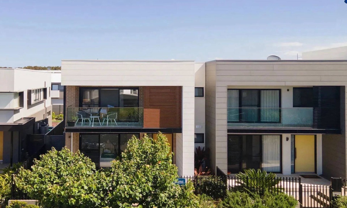 Shell Cove House | Anchor’s Rest — Stay 3 Pay 2