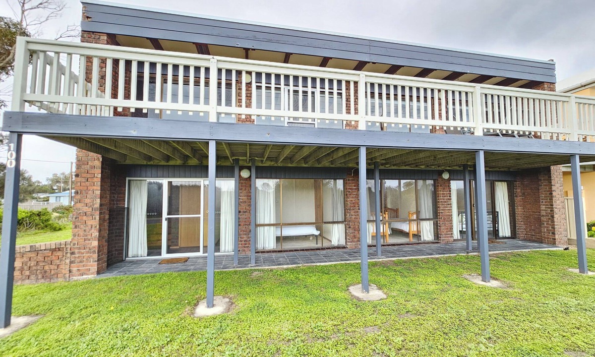Waterhouse House | Annie Dee - Sun, sand and memories