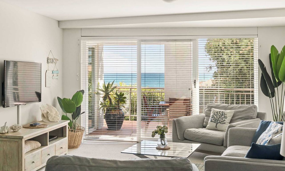 Scarborough Apartment | Apartment R113 - a secluded beachside retreat!