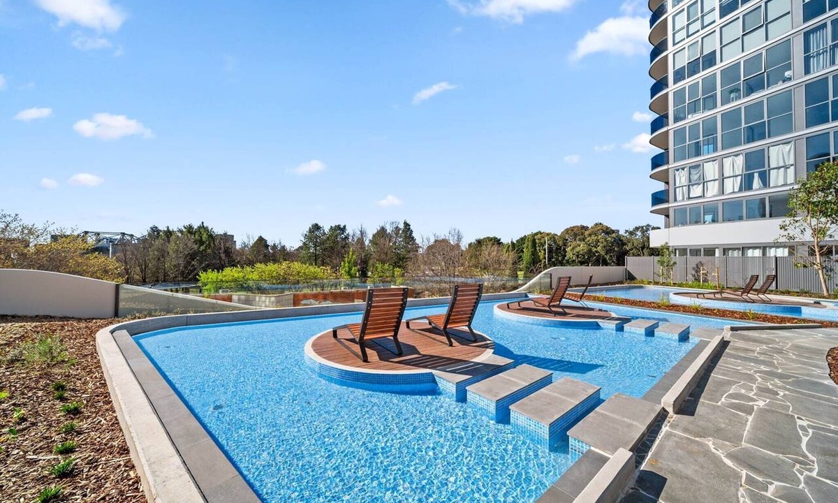 Phillip Apartment | Apartment with Gym and Indoor Pool Access
