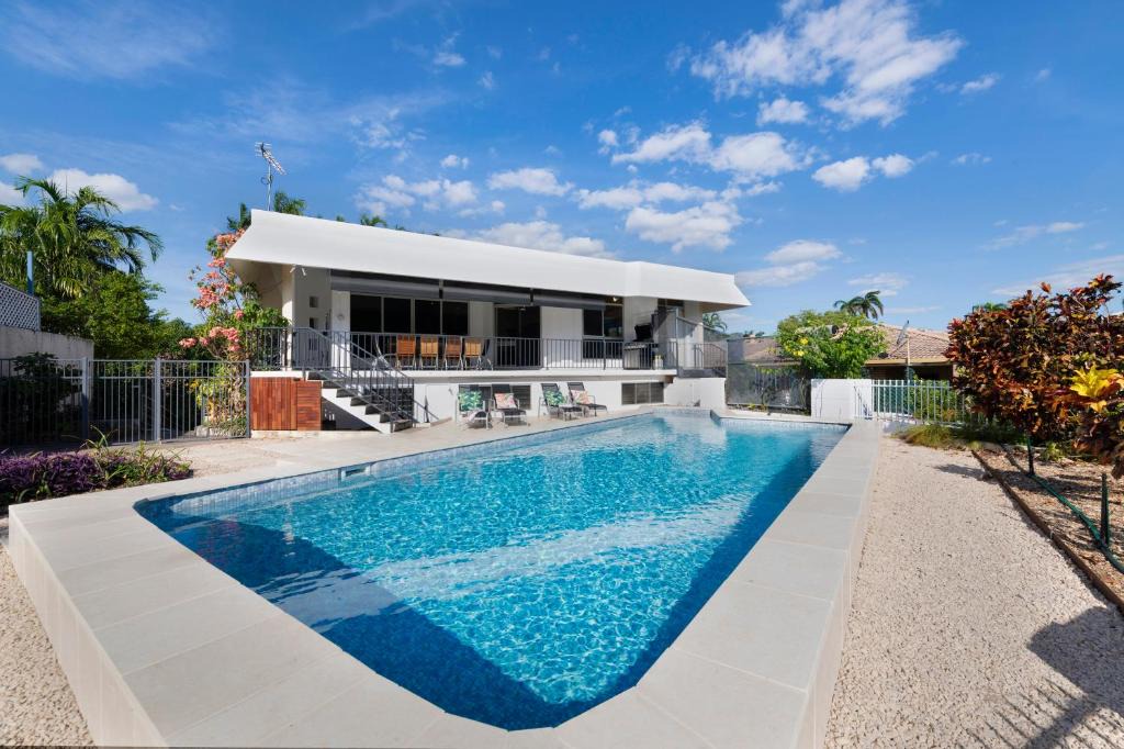 Nightcliff House | 'Arafura Blue' a Poolside Family Oasis on the Coast