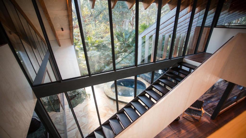 Pearl Beach House | Architectual Design, Plunge Pool, Lagoon Frontage