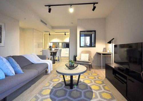 South Brisbane Apartment | Arena Convenient 2 Bedroom