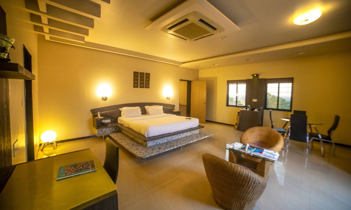 Latur Hotel | Aroma