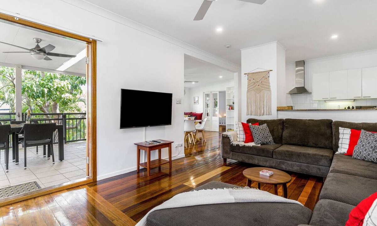 Brunswick Heads Apartment | Art Deco Hidden Treasure