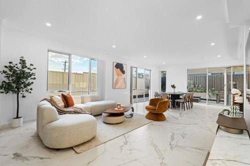 Hillarys House | Art Residence - Luxury Coastal Stay in Hillarys