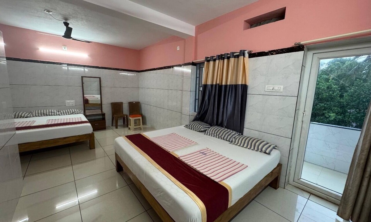 Murudeshwara Hotel | Ashirvad Residency