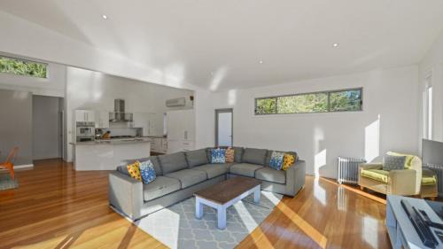 North Avoca House | At The Beach - Great Family House