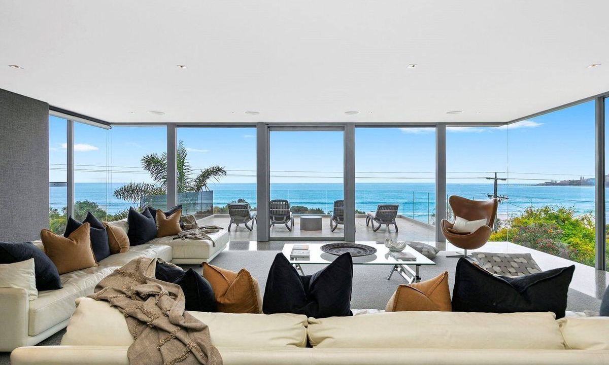 Lorne House | Azure - Absolute Beachfront Luxury, Wifi, Spa