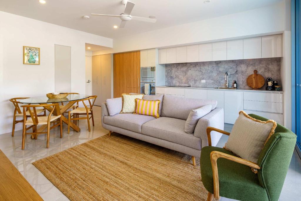 Bokarina Apartment | Azzure Beachside Retreat with Pool Gym and Steam Room