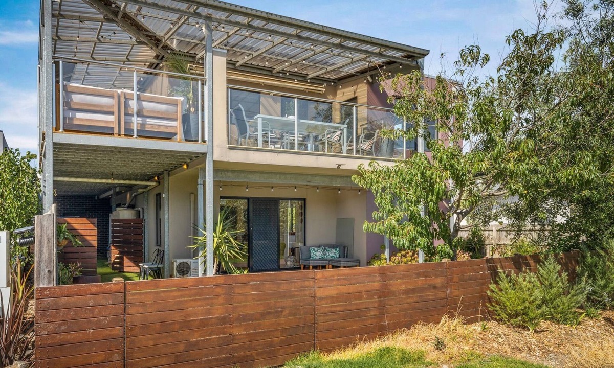 Smiths Beach House | Back Beach Beauty in Smiths Beach