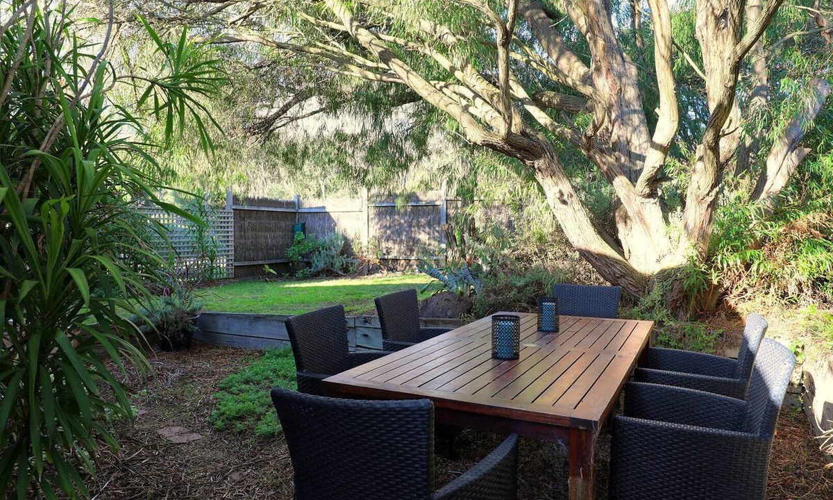 Blairgowrie House | Back Beach Hideaway - Family friendly beach house