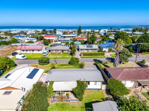 Middleton House | Bailey Lodge comfortable and affordable