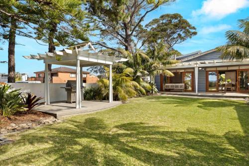 Vincentia House | Bali Beach House by Experience Jervis Bay