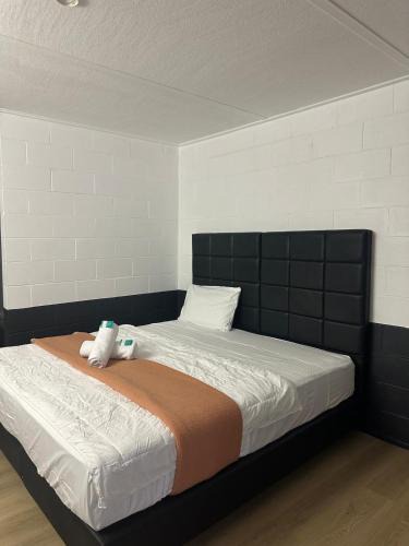 Ban Ban Springs Hotel | Ban Ban Springs Roadhouse and Motel