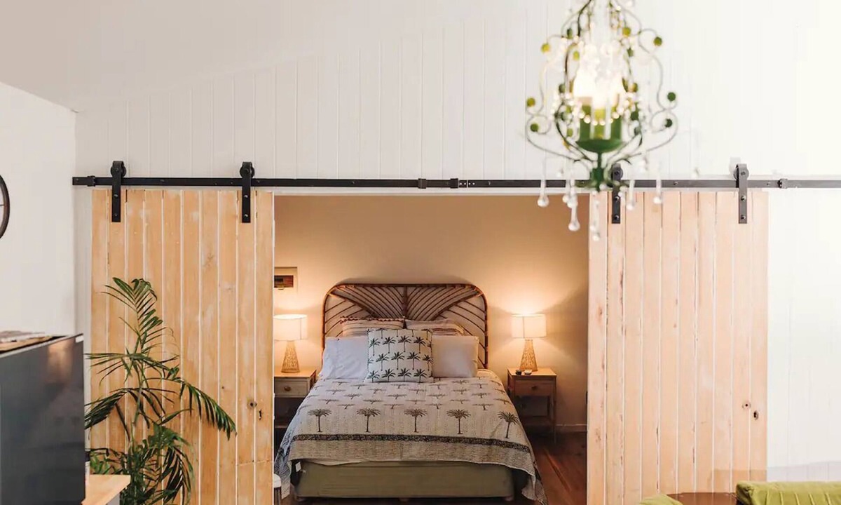 Rosemount House | Banana Hut: Cosy, Spacious & Tranquil