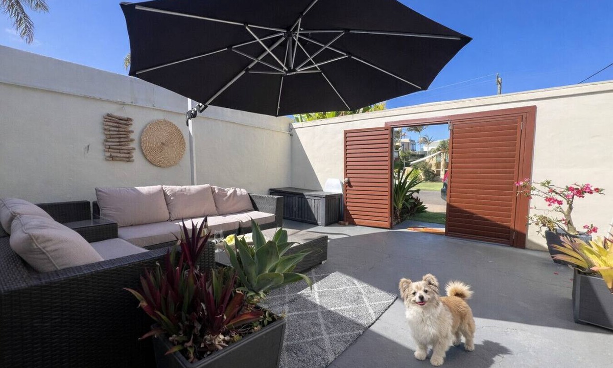 Buddina Apartment | Barefoot Buddina Laid-Back Pet Friendly by the Sea