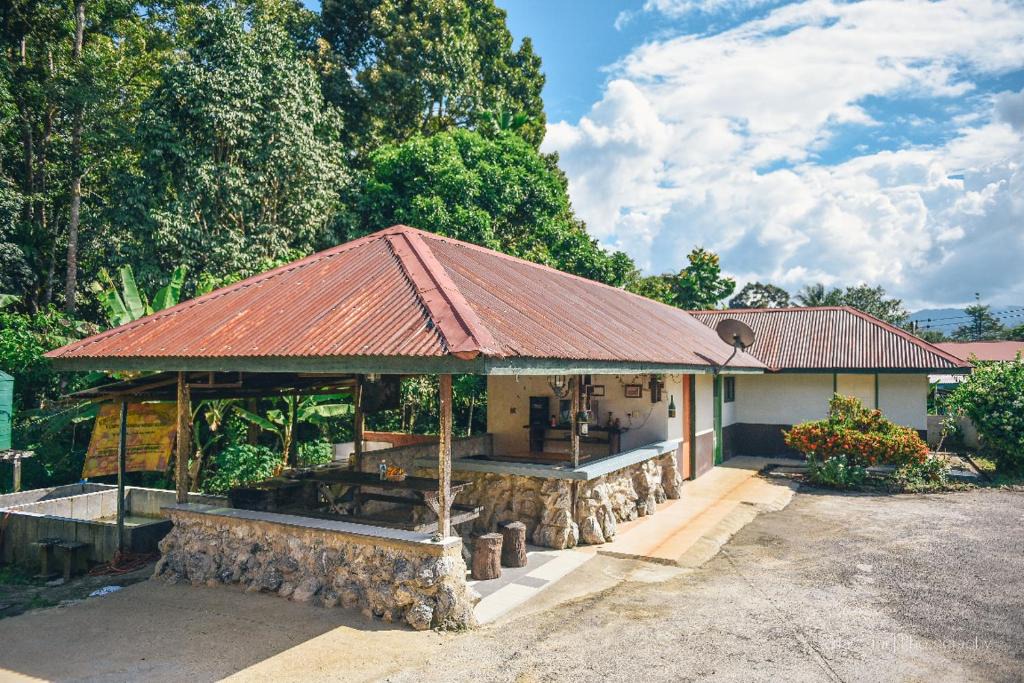 Lundu Cabin | Basari Guest House