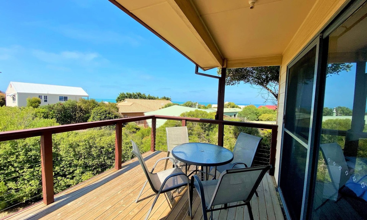 Middleton House | Bashams Beach House 7 Sun Crt Middleton