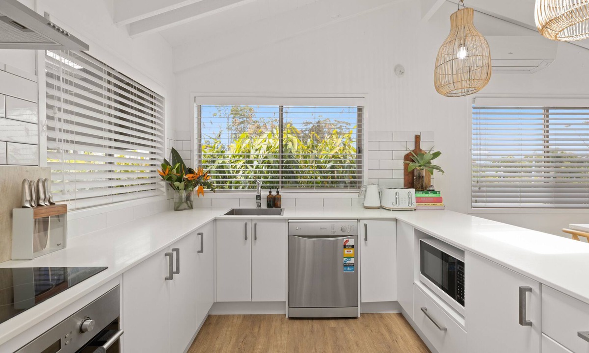St. Georges Basin House | Basin Abode - Water views & pet friendly