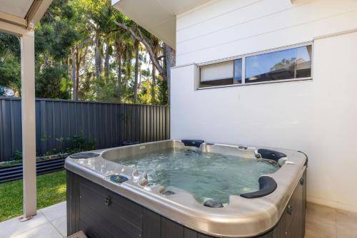 Callala Bay House | Bay Gem - Pet Friendly with Spa